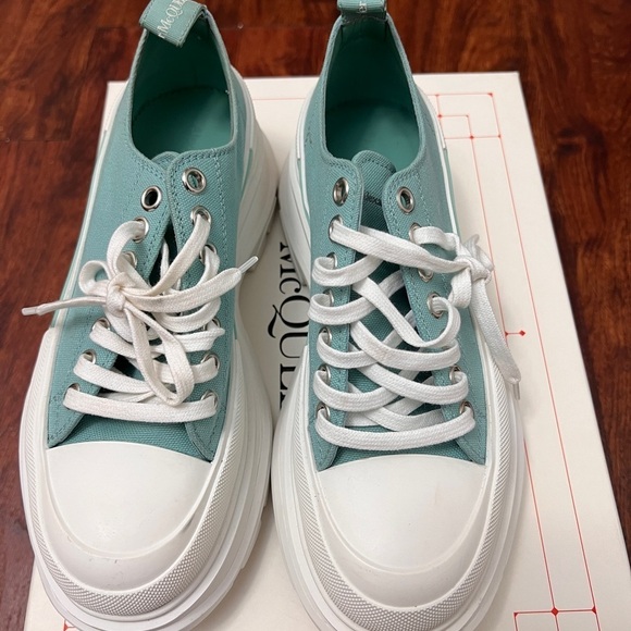 Alexander McQueen Shoes - Alexander Mcqueen thread slick lace up sneaker
